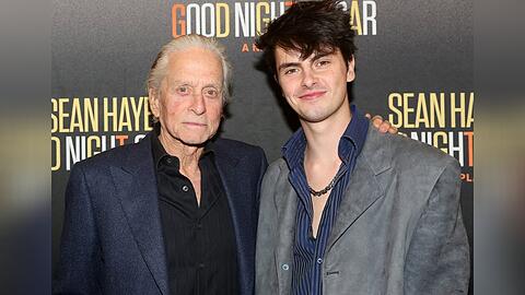 Michael Douglas mit seinem Sohn Dylan am Broadway.
