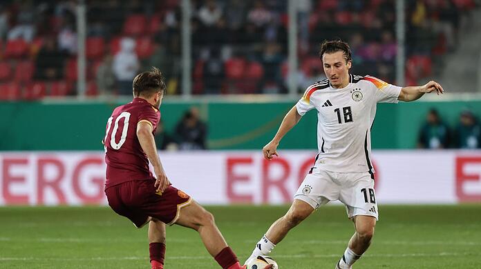 Kurbelte das Spiel immer wieder an: Rocco Reitz (r).