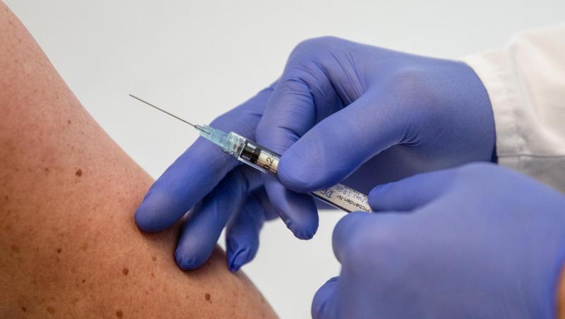 An der Tübinger Uniklinik wird Impfstoff des Biopharma-Unternehmens Curevac auf seine Verträglichkeit getestet. An der Tübinger Uniklinik wird Impfstoff des Biopharma-Unternehmens Curevac auf seine Verträglichkeit getestet.