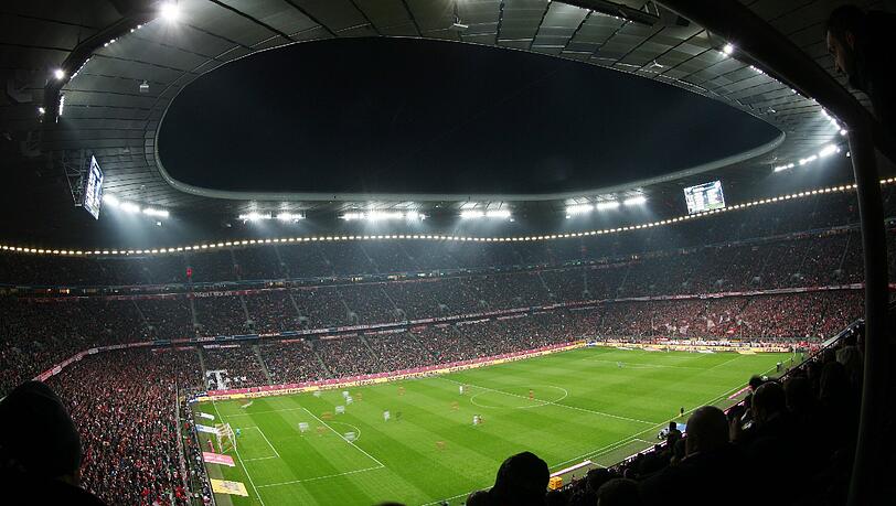 Spitzenfußball in der Allianz Arena in München. Spitzenfußball in der Allianz Arena in München.