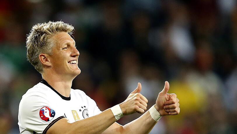 Neu-Silberfuchs Bastian Schweinsteiger nach dem Sieg bei der EM über die Ukraine Neu-Silberfuchs Bastian Schweinsteiger nach dem Sieg bei der EM über die Ukraine