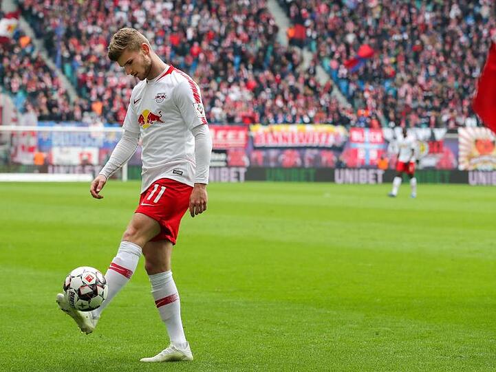 Leipzigs Spieler Timo Werner spielt mit dem Ball. Foto: Jan Woitas/Archivbild