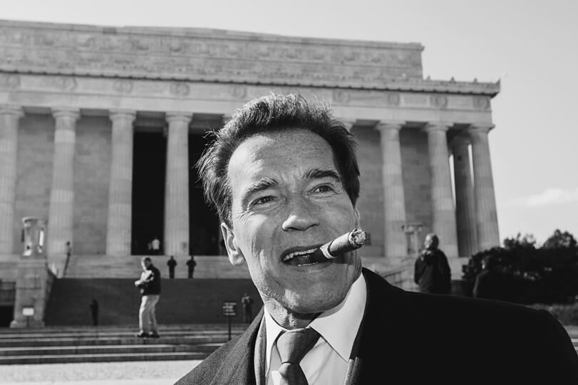 Ein &Ouml;sterreicher erobert die amerikanische Politik: Arnold Schwarzenegger wird zum Gouverneur von Kalifornien gew&auml;hlt.