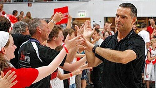 „Da ist immer noch zu viel Herzblut im Spiel“: Der ehemalige Bamberger Meistermacher Dirk Bauermann meidet die Stechert Arena. „Da ist immer noch zu viel Herzblut im Spiel“: Der ehemalige Bamberger Meistermacher Dirk Bauermann meidet die Stechert Arena.