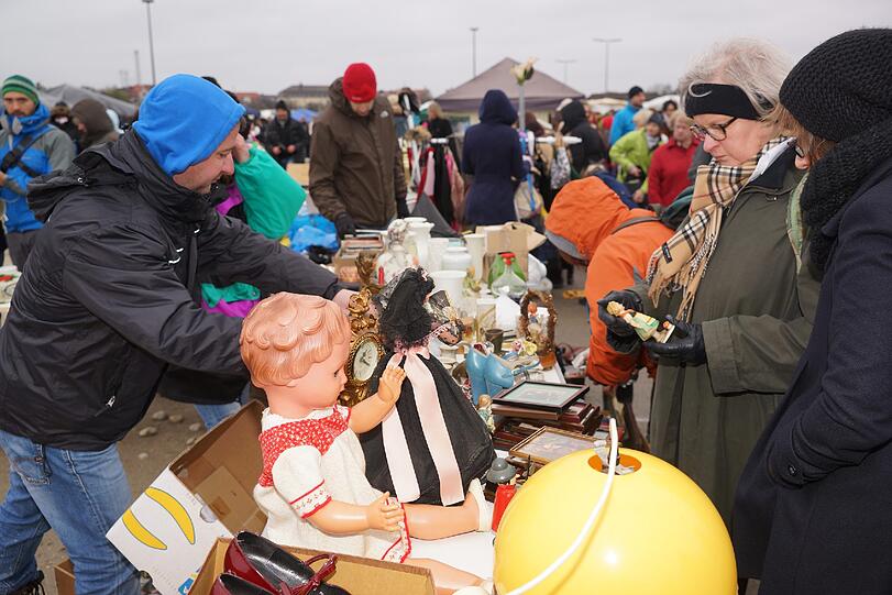 Die Bilder vom BRK Flohmarkt auf der Theresienwiese.