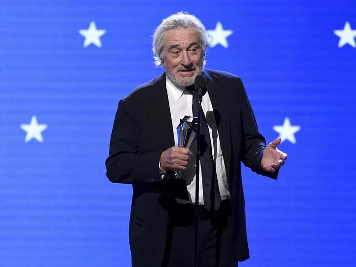 Robert De Niro nahm den Preis für das beste Schauspielensemble in "The Irishman" entgegen.