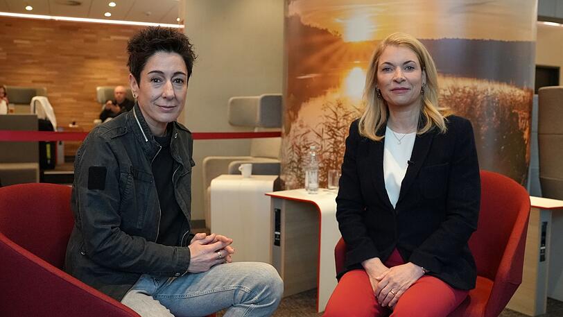 Für ihre Doku trifft sich Dunja Hayali (links) zum exklusiven Interview mit der neuen Bahnchefin Evelyn Palla. Für ihre Doku trifft sich Dunja Hayali (links) zum exklusiven Interview mit der neuen Bahnchefin Evelyn Palla.