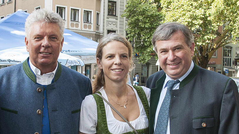 Gute Kontakte, wie zu Dieter Reiter (l.), können nicht schaden &ndash; aber in dem Fall leider auch nicht helfen: Lorenz Stiftl mit Frau Christiane.