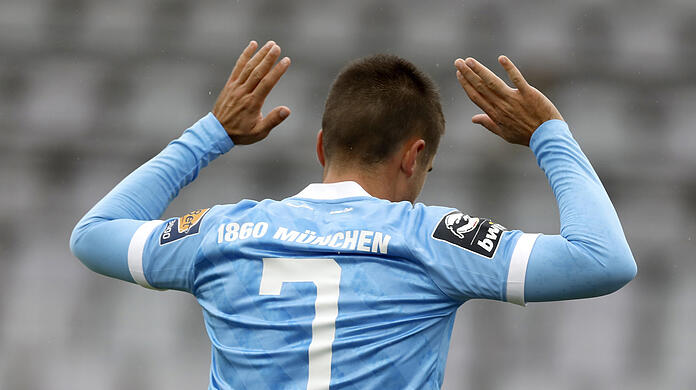 Sorry, Sechzig! Stefan Lex war am Sonntag nach dem 0:1 gegen Zwickau tief geknickt, seine Chancen nicht verwandelt zu haben.
