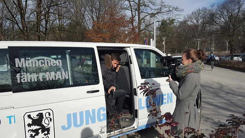 Erstes Mannschaftstraining: Während Neu-Löwe Maximilian Beister am Sonntag mit seinen neuen Kollegen Kraft- und Lauftraining absolvierte, stieß Last-Minute-Neuzugang Goran Sukalo erst am Dienstag zum 1860-Tross.