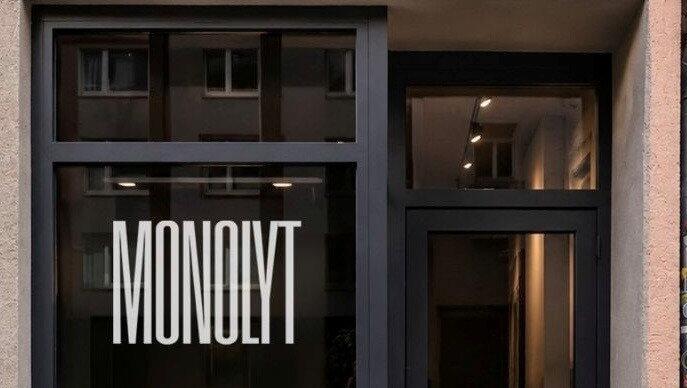 Ein ganz neuer Laden f&uuml;r Avantgarde-Mode: Das Monolyt in der Wei&szlig;enburgerstra&szlig;e 24.