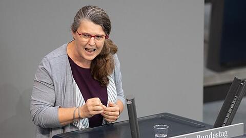 Ute Vogt (SPD) spricht in der Plenarsitzung im Deutschen Bundestag.
