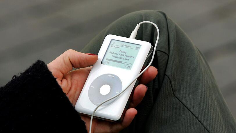 Mit 1.000 Songs auf einer Festplatte ließ der iPod ganze Musiksammlungen mitnehmen. (Archivbild) Mit 1.000 Songs auf einer Festplatte ließ der iPod ganze Musiksammlungen mitnehmen. (Archivbild)