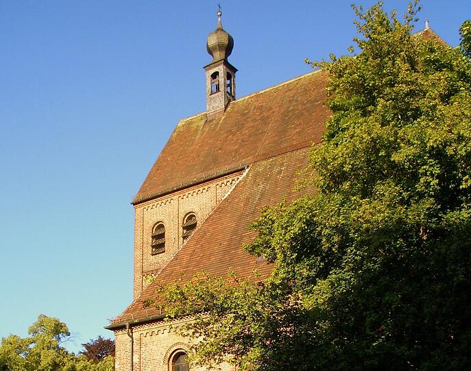 Die Stephanuskirche in der Nibelungenstraße 51.