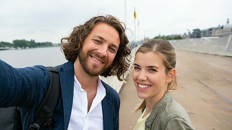 Zwei der Hauptfiguren in "Verbotene Liebe - Next Generation": Josefin Reinhard (Sina Zadra) und Alexander Verhoven (Frederik Götz).