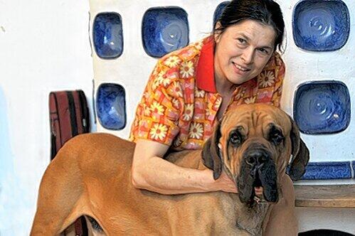 Strafe bei einem Wuff: Ezzo und Frauchen Anna Hutter.