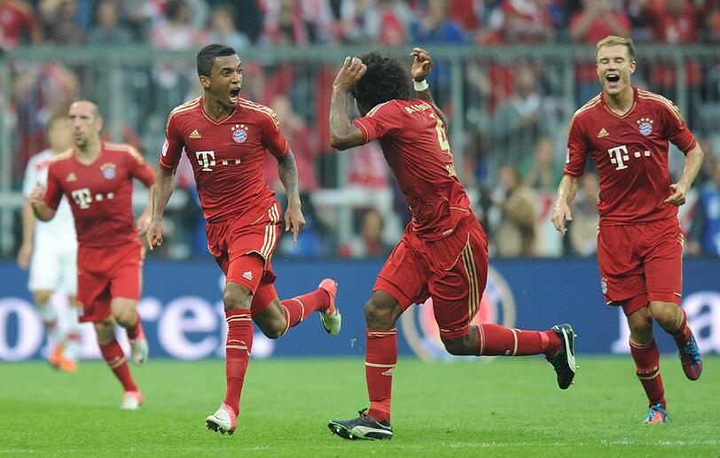 THOMAS MÜLLER NOTE 1: Sprang für den erkrankten Arjen Robben auf dem rechten Flügel ein. Erarbeitete sich mit einer Energieleistung sein 1:0, indem er seinen eigenen Nachschuss per Außenrist hineinchippte. Immer anspielbereit &ndash; und immer torgefährlich: Beim 4:1 gab er den ersten Schuss, beim 5:1 klaute er Ribéry das Tor. Er wird es ihm verzeihen können, in so einer Torlaune war Müller schließlich lange nicht mehr gewesen. Das 6:1 bereitete er per Flanke vor.