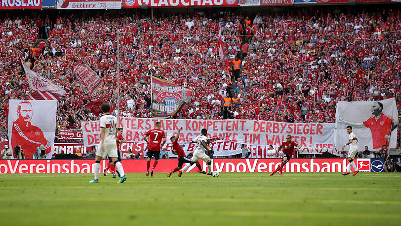 "Charakterstark, kompetent, Derbysieger": Bayern-Ultras feiern Tim Walter für seine Derbysiege gegen den TSV 1860. "Charakterstark, kompetent, Derbysieger": Bayern-Ultras feiern Tim Walter für seine Derbysiege gegen den TSV 1860.