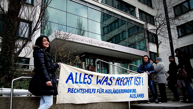 Die Rechtshilfe bietet Beratung für Ausländer im EineWeltHaus. Die Rechtshilfe bietet Beratung für Ausländer im EineWeltHaus.