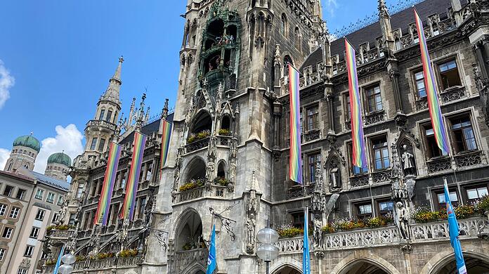 Das Bündnis ruft dazu auf, sich gegen Antisemitismus, Demokratiefeindlichkeit und Verschwörungstheorien in München zu positionieren. (Archivbild)