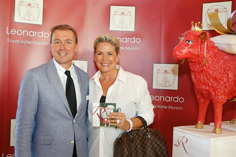 Claudia Effenberg durfte bei der Charity-Aktion "Ein gARTen voller Schafe" nicht fehlen. Sie war neben Model Gitta Saxx und TV-Moderator Jochen Bendel Mitglied der Jury. Sehen Sie hier die besten Bilder des Charity Events.