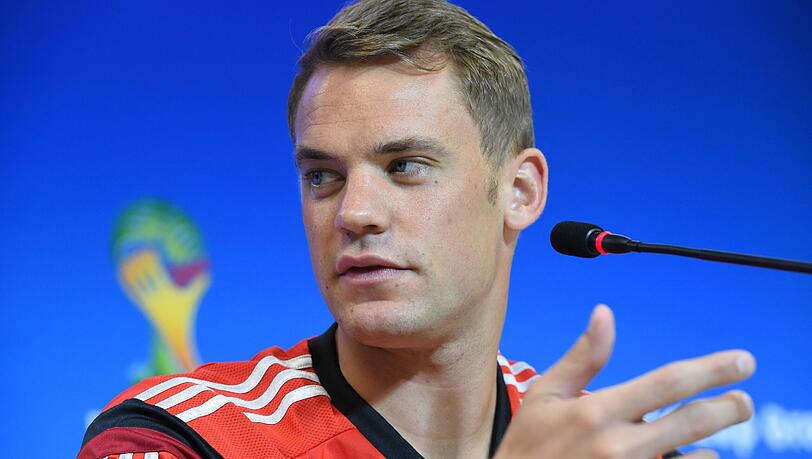 Manuel Neuer auf der Pressekonferenz am Sonntagabend. Manuel Neuer auf der Pressekonferenz am Sonntagabend.