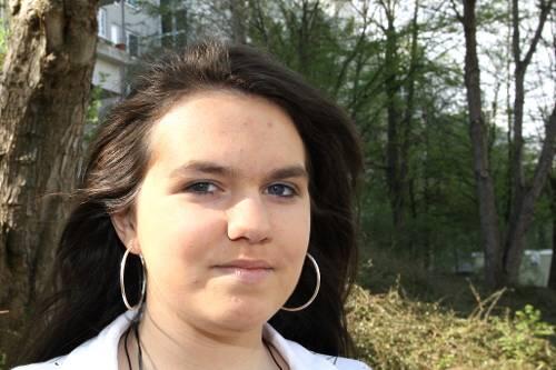 Jessica A. (15) ist die Ex-Freundin von Alexandra S.'s Sohn: "Sie hat Brustkrebs."