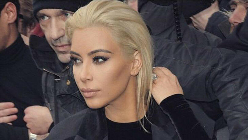 Kim Kardashian hat eine neue Haarfarbe und bald auch wieder Nachwuchs? Kim Kardashian hat eine neue Haarfarbe und bald auch wieder Nachwuchs?