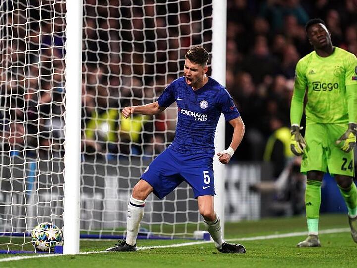 Chelsea-Profi Jorginho feiert seinen Treffer zum zwischenzeitlichen 3:4.