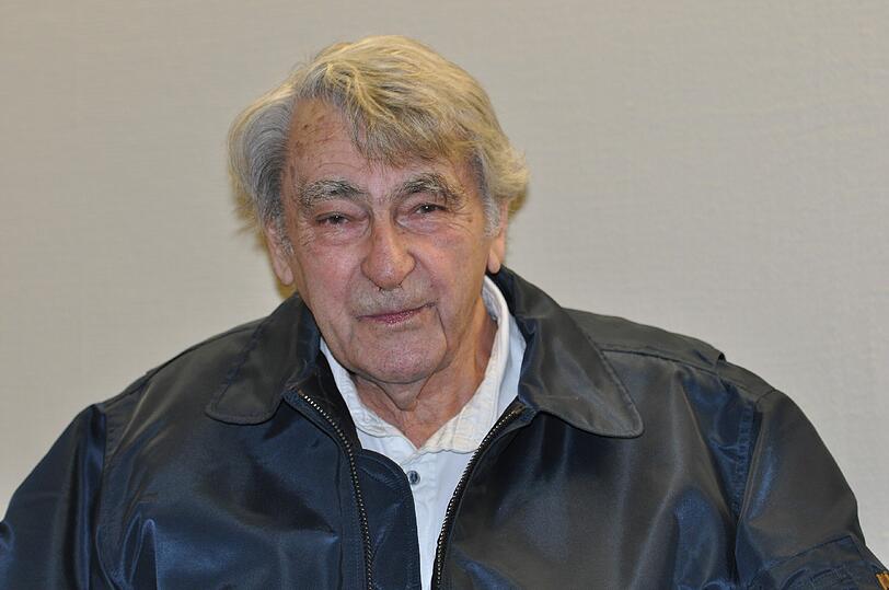 Rentner Albert M. (82) leidet heute noch an den Folgen des Sturzes.