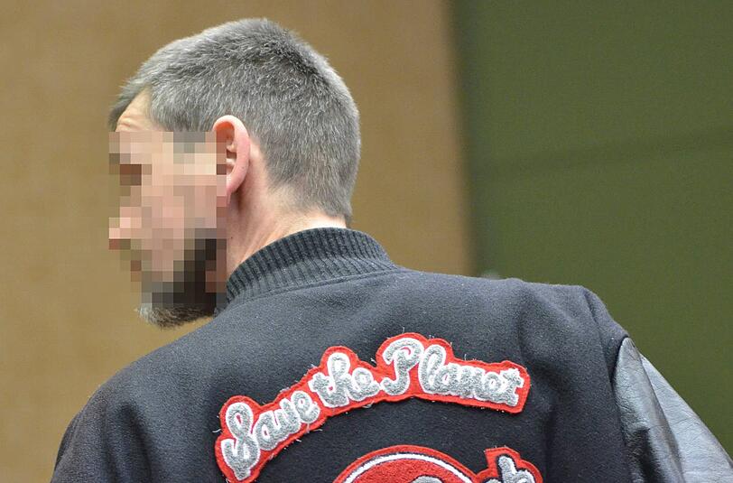Lagerarbeiter Andreas H. (47) vor dem Münchner Landgericht. Er soll nach einem Streit in einer Münchner U-Bahn eine Schülerin (13) geschlagen haben.