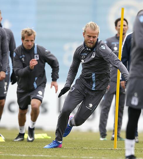 Der Däne Christian Gytkjaer absolvierte am Montag sein erstes Training mit seinen neuen Teamkollegen beim TSV 1860. Die Bilder.