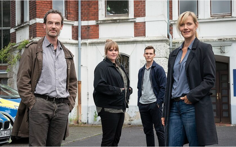 Das Dortmunder "Tatort"-Team: Jörg Hartmann als Hauptkommissar Peter Faber (ganz links), Stefanie Reinsperger als Hauptkommissarin Rosa Herzog (2. von links), Rick Okon als Polizeihauptkommissar Jan Pawlak (2. von rechts) und Anna Schudt als Hauptkommissarin Martina Bönisch (ganz rechts).