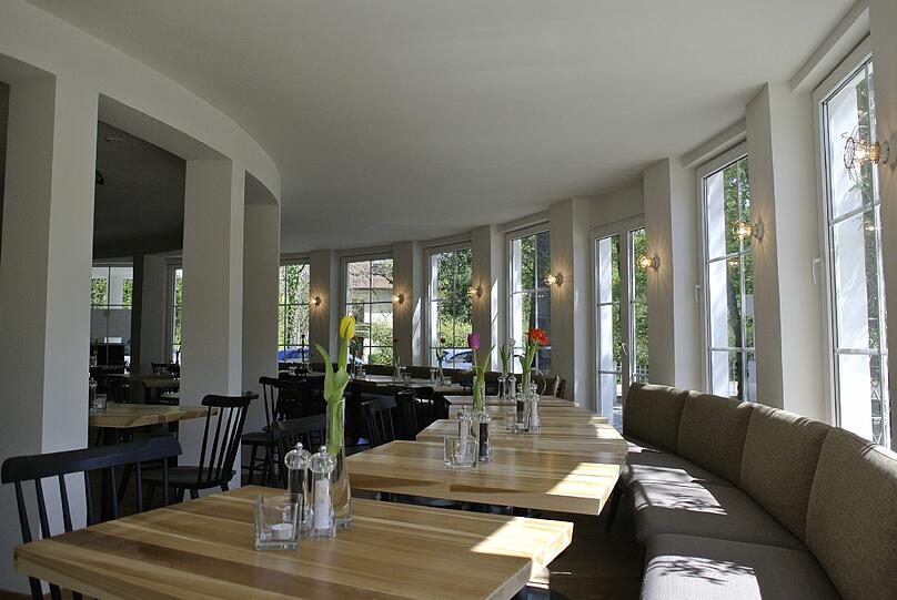 Im Garden-Restaurant im Parkhotel Prinz Myshkin werden vegetarische Speisen im Tantris-Niveau angeboten - und das zu verträglichen Preisen.