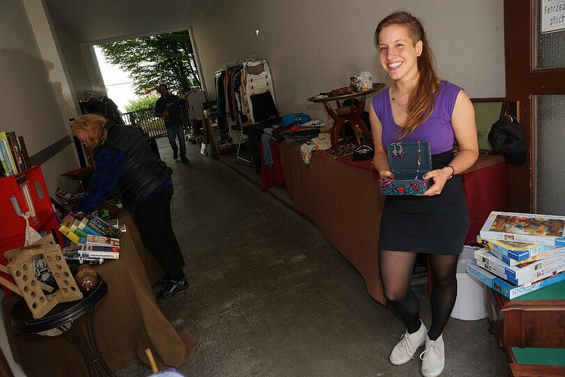 Seit 14 Jahren locken die Schwabinger Hof-Flohmärkte zahlreiche Münchner ins Viertel.