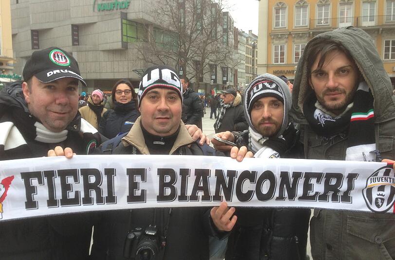 "Fieri e Bianconeri" - Stolz und Schwarz-Weiß: Die Juve-Fans freuen sich auf den Viertelfinal-Knaller.