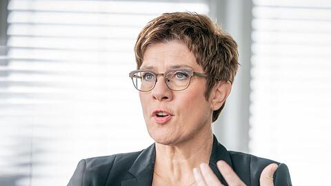 "Dieser ruinöse Wettbewerb fällt zuallererst auf die Kandidaten selbst zurück, aber auch auf die CDU": Annegret Kramp-Karrenbauer.