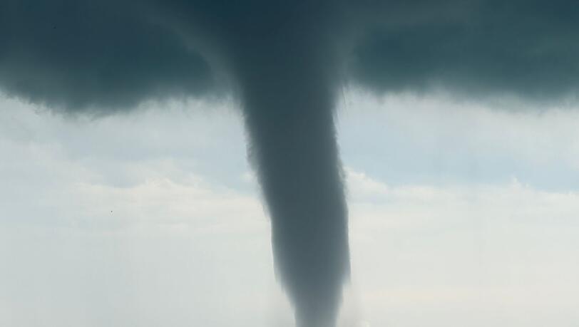 Anfang Juli hat sich ein Tornado auf dem Bodensee vor Friedrichshafen gebildet.