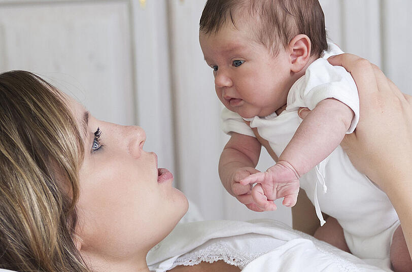 http://www.abendzeitung-muenchen.de/inhalt.rettung-in-hoechster-not-mitten-in-der-sonne-oma-laesst-baby-im-auto-zurueck.5b111993-106d-4697-a888-04dd90c67e6b.html