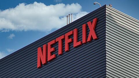 Netflix geht nun auch in Deutschland gegen das Account-Sharing vor.