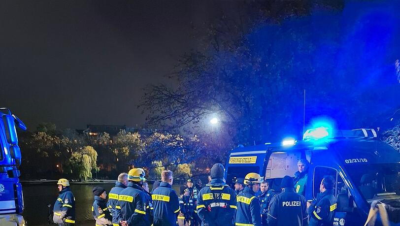 T&auml;uschend echt: Die Fliegerbombe im Kofferraum eines Mietwagens l&ouml;ste in Berlin einen Polizeieinsatz aus.