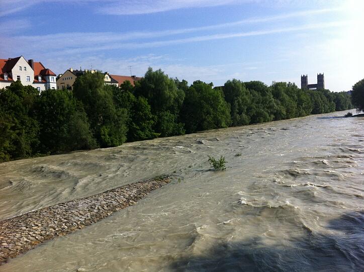 ... und die Wassermassen waren auch am Mittwochmorgen noch beachtlich.