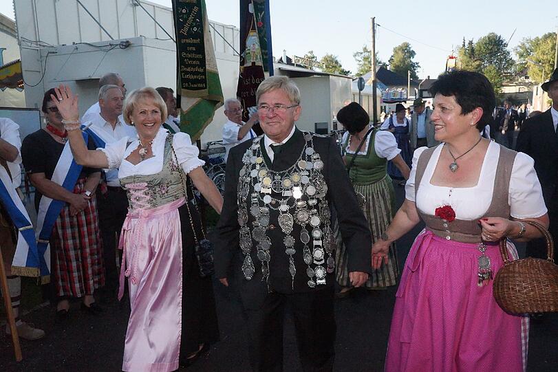 Der Festzug, der Anstich, die Gäste: So schön ist's beim Aubinger Herbstfest.
