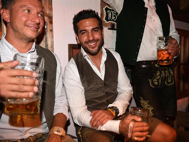 Elyas M&rsquo;Barek (2.v.l.) hat Spaß.