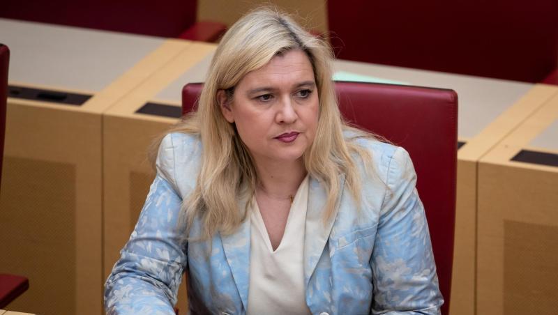 Melanie Huml (CSU), Gesundheitsministerin von Bayern, sitzt im Landtag. Foto: Sven Hoppe/dpa/Archivbild Melanie Huml (CSU), Gesundheitsministerin von Bayern, sitzt im Landtag. Foto: Sven Hoppe/dpa/Archivbild