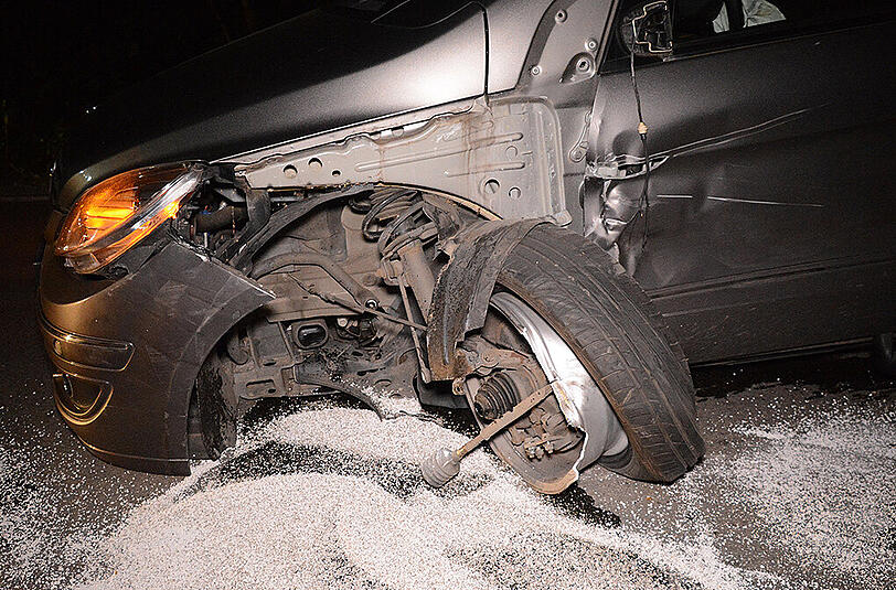 Bei dem Unfall kam niemand zu Schaden, die B-Klasse wurde allerdings deutlich in Mitleidenschaft gezogen.