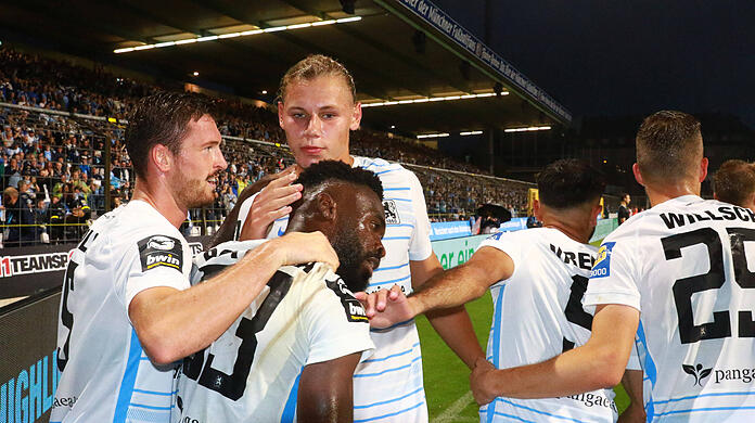 Der TSV 1860 jubelt auch gegen den Halleschen FC.