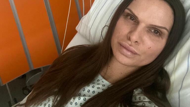 Der AZ zeigt Nicole Hayduga ein Foto aus dem Krankenhaus Der AZ zeigt Nicole Hayduga ein Foto aus dem Krankenhaus