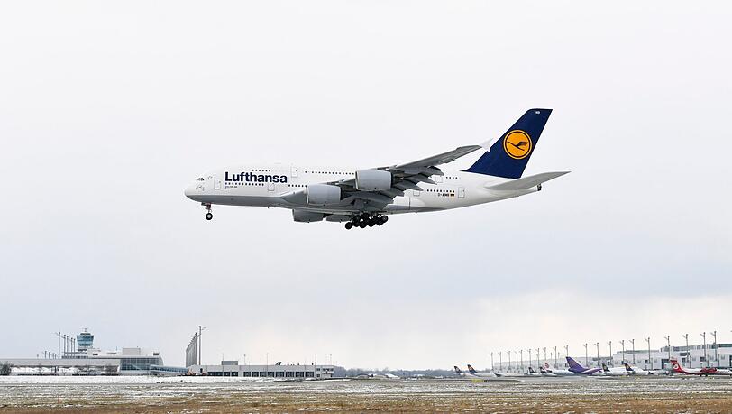 Am Donnerstag ist im Frachtraum eines Airbus A380 ein Feuer ausgebrochen. Am Donnerstag ist im Frachtraum eines Airbus A380 ein Feuer ausgebrochen.