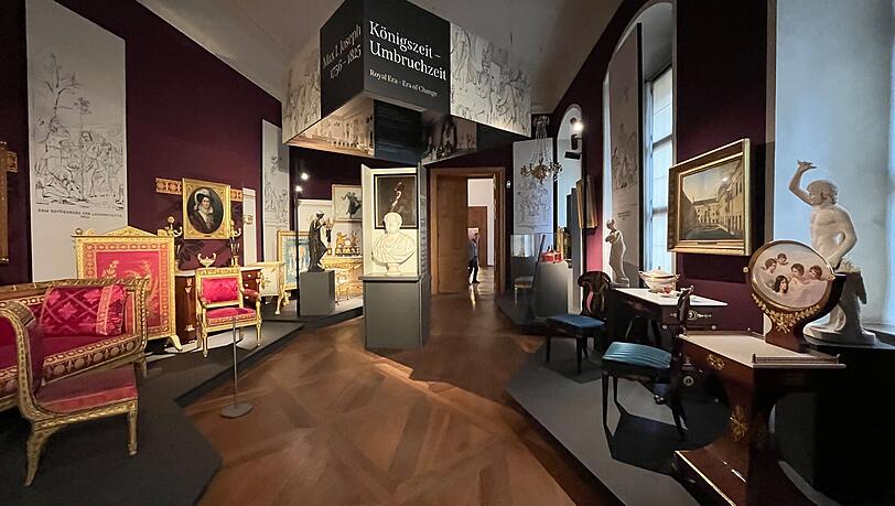 In der Ausstellung "Königszeit – Umbruchzeit“ sind verschiedene Aspekte der Regentschaft Max I. Joseph veranschaulicht. Vom Staatsgeschäft bis hin zum Privaten. Die Wohnräume des Königs und seiner Familie sind nicht erhalten.